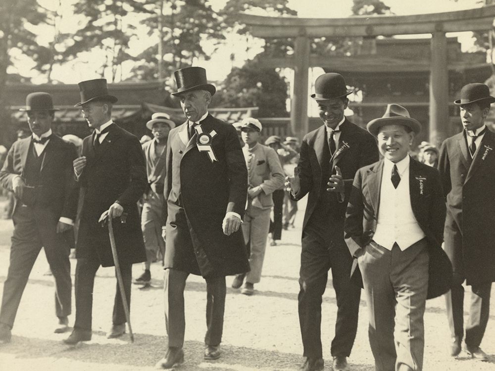 This image has an empty alt attribute; its file name is 1927.jpg